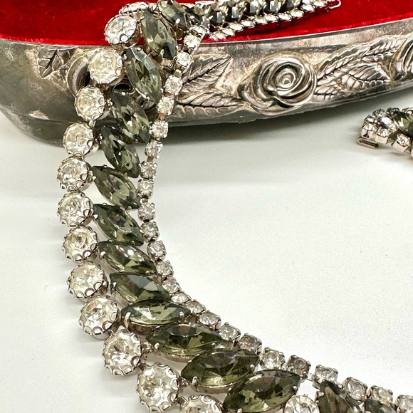 STUNNER! Vintage Crystal Rhinestone Collar Choker Necklace - Picture 16 of 17